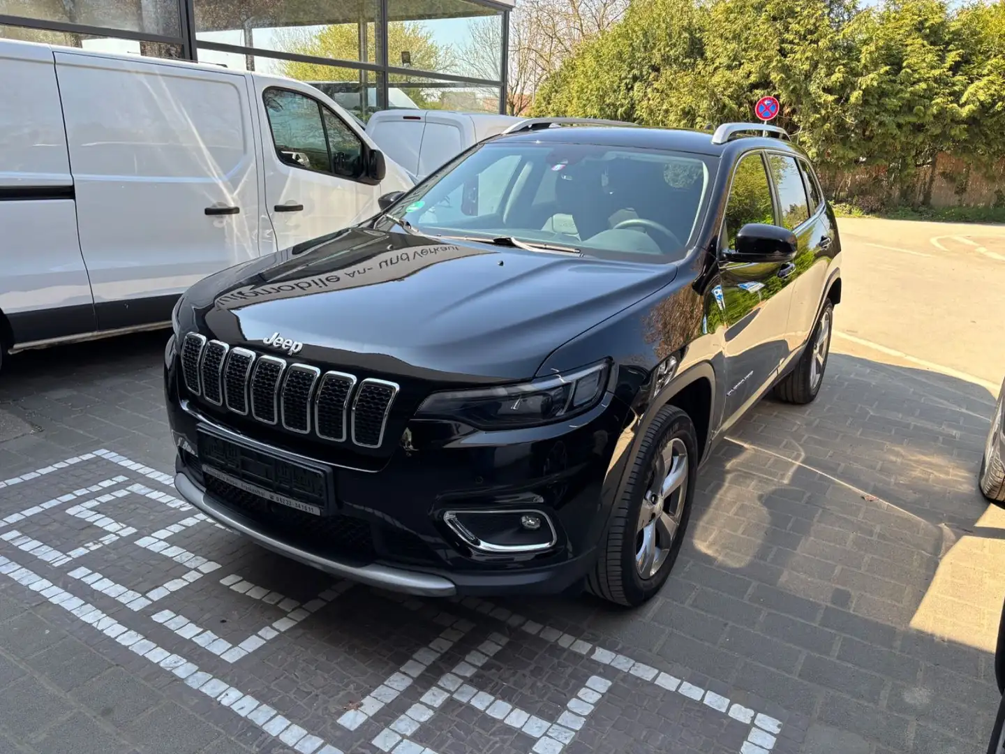 Jeep Cherokee Limited 4WD Schwarz - 2