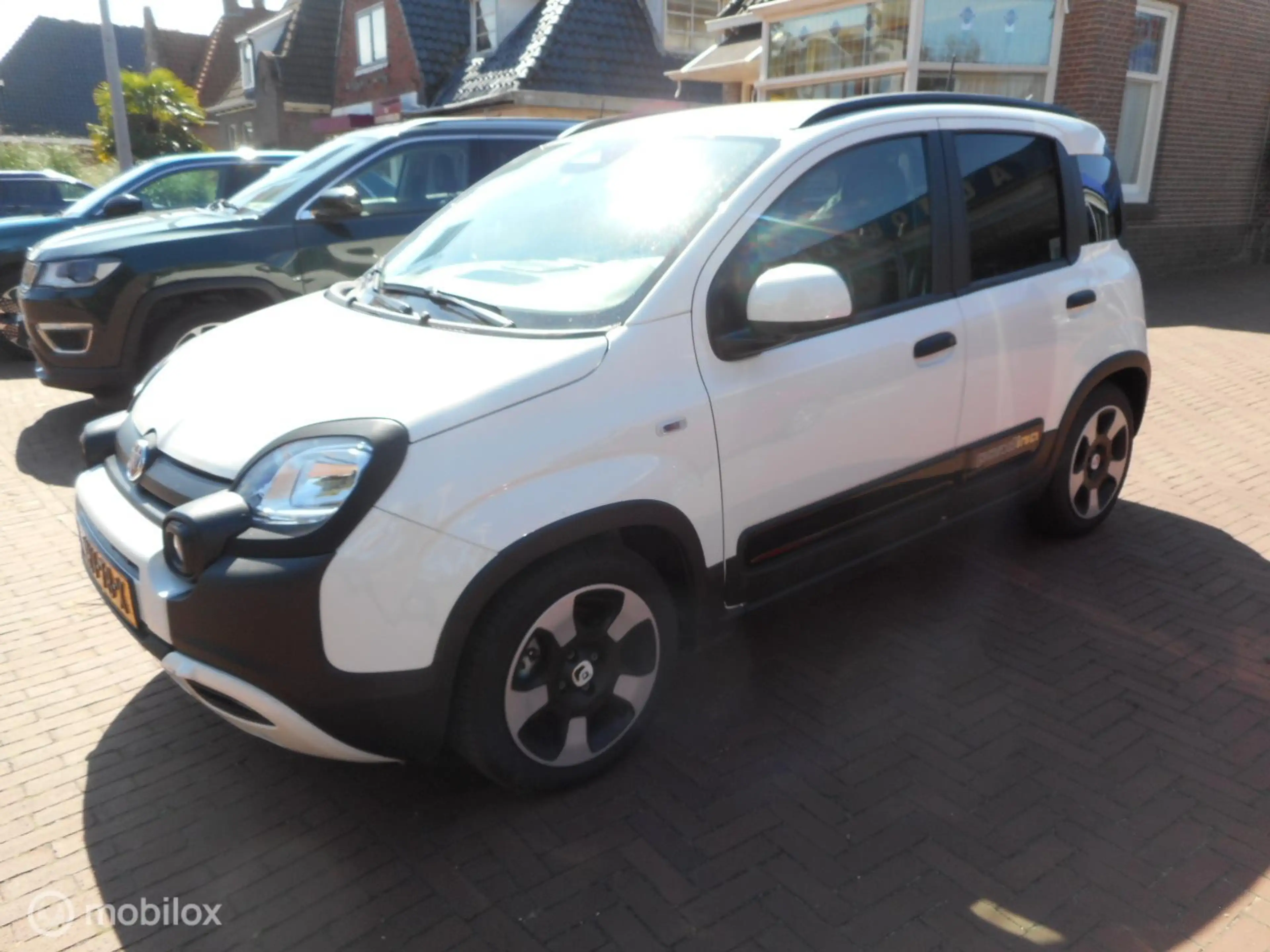 Fiat Pandina 1.0 Hybrid 70 Cross — photo 2