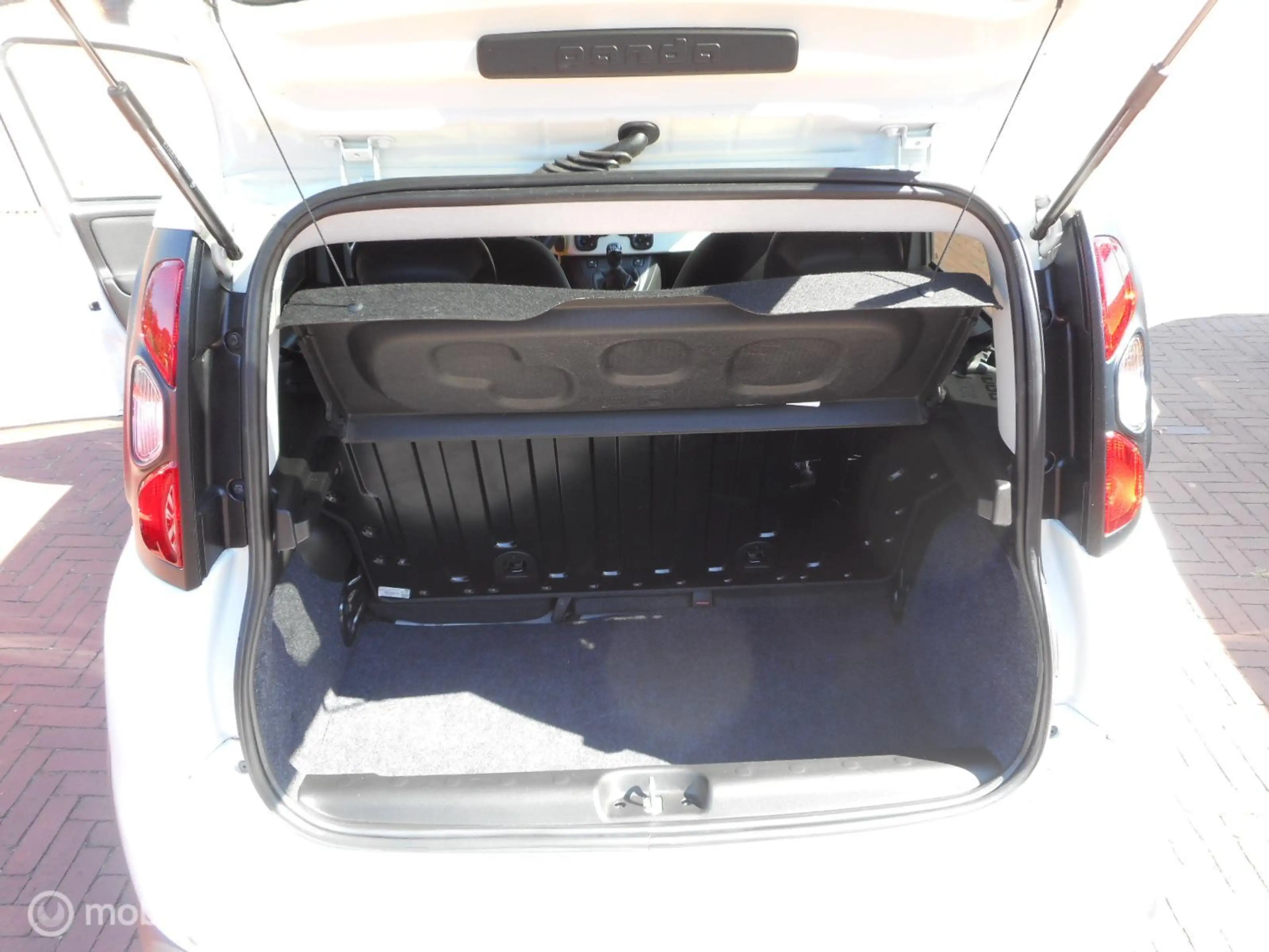 Fiat Pandina 1.0 Hybrid 70 Cross — photo 8