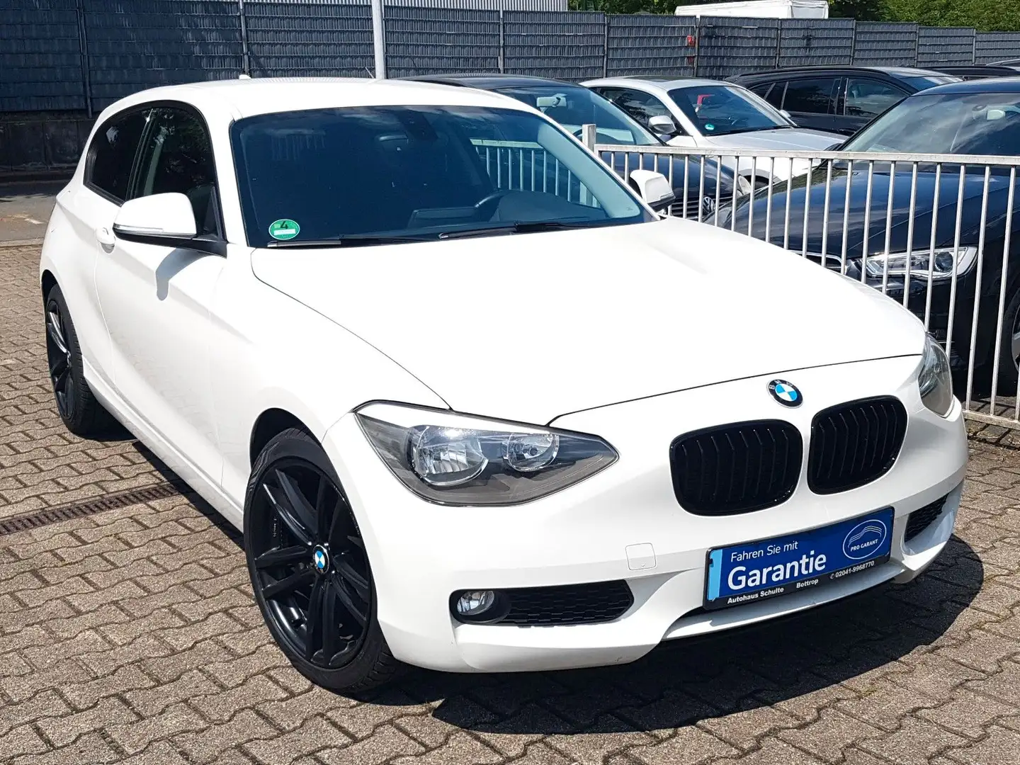 BMW 116 i 18"Alu HIFI Sitzhzg. Bluetooth PDC MFL Weiß - 1