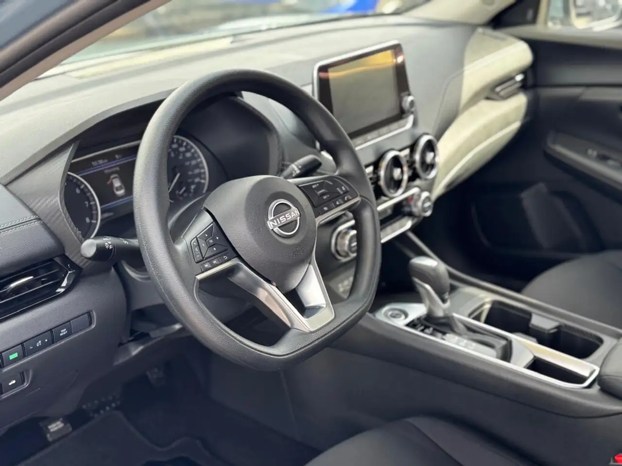 Nissan Sentra снимка Nissan Sentra