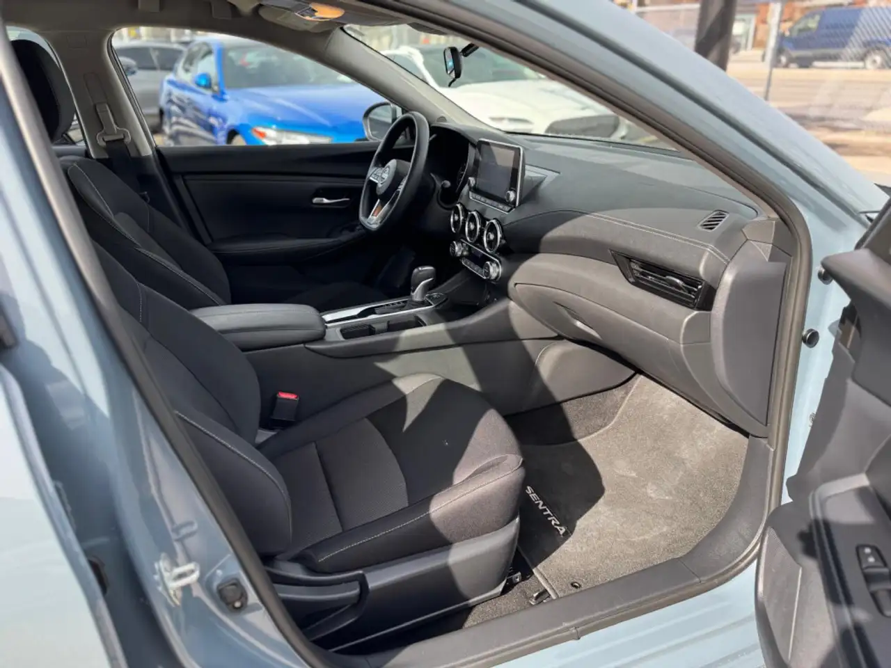 Nissan Sentra снимка Nissan Sentra