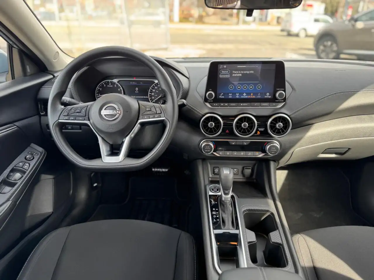 Nissan Sentra снимка Nissan Sentra