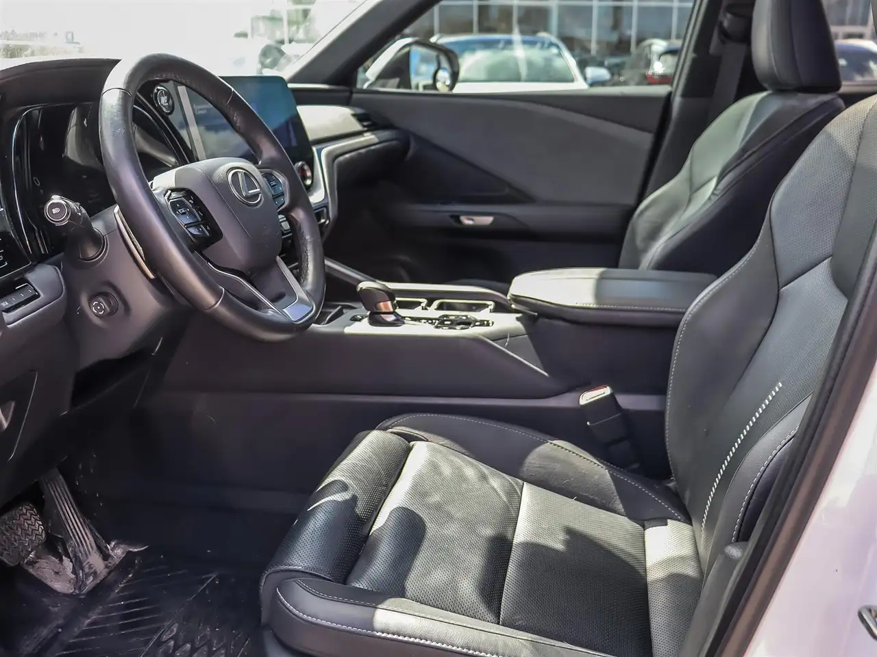 Lexus TX снимка Lexus TX