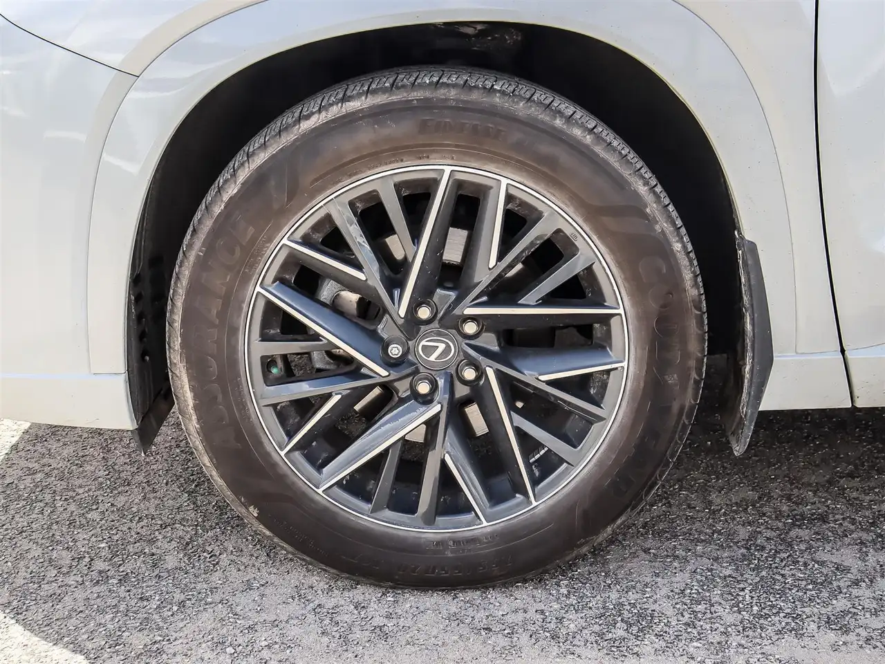 Lexus TX снимка Lexus TX
