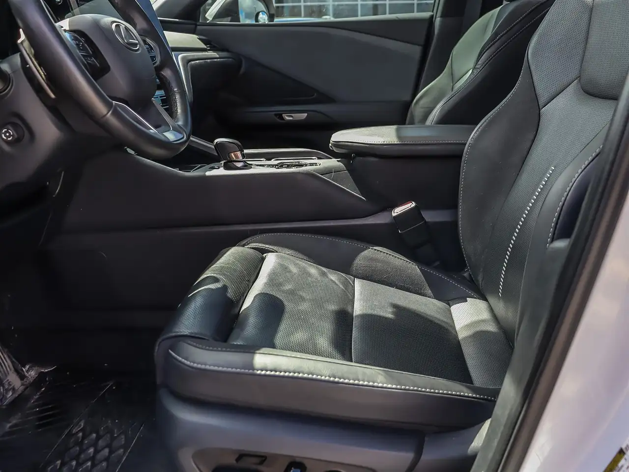 Lexus TX снимка Lexus TX
