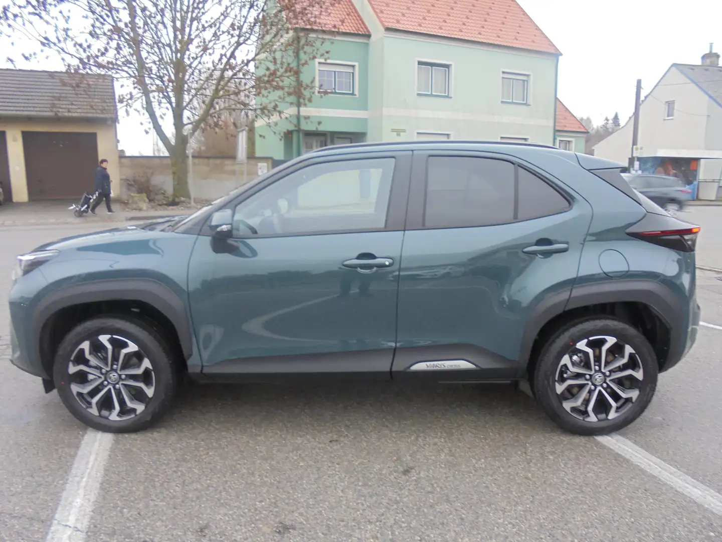 Toyota Yaris Cross Hybrid FWD Active Drive Grün - 2