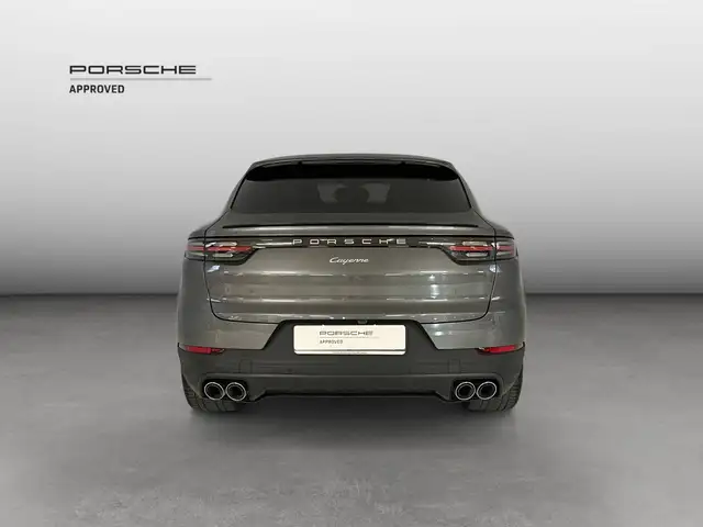 Porsche Cayenne view 4