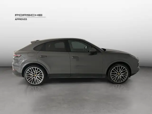 Porsche Cayenne view 10