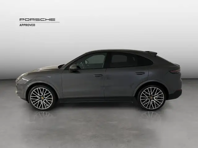 Porsche Cayenne view 2