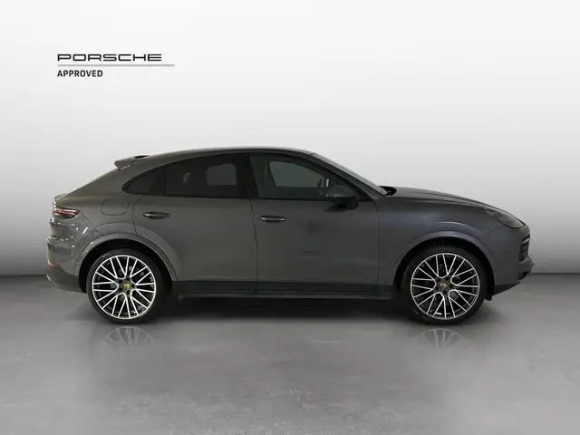 Porsche Cayenne view 6