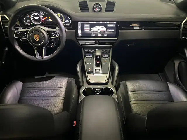 Porsche Cayenne view 14