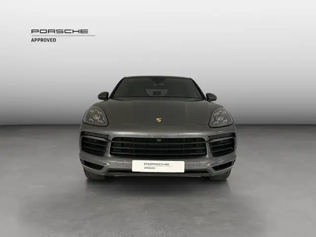 Porsche Cayenne view 8