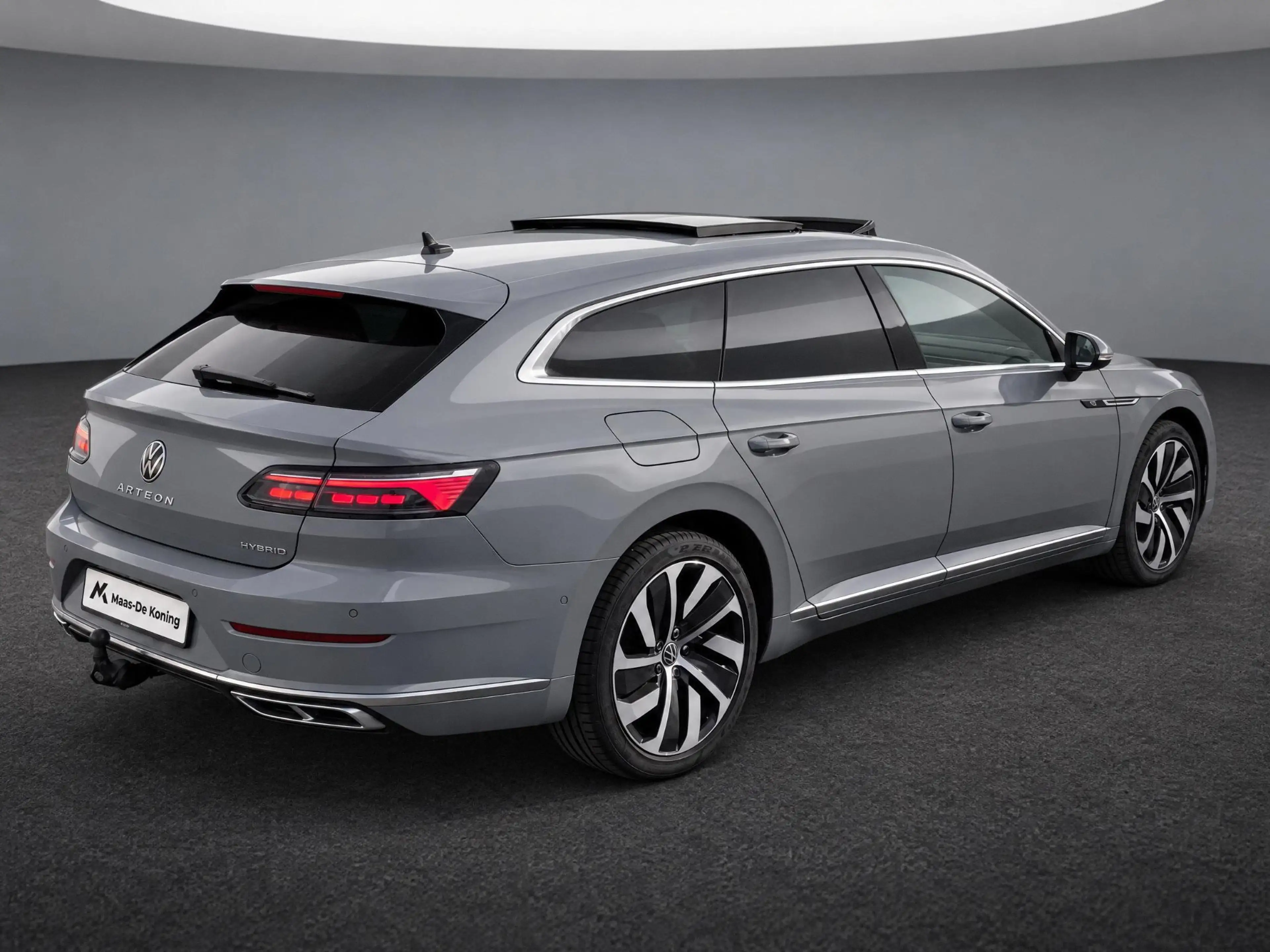 Volkswagen Arteon Shooting Brake 1.4TSIeHybrid 160kW/218PK R-Line · — photo 4