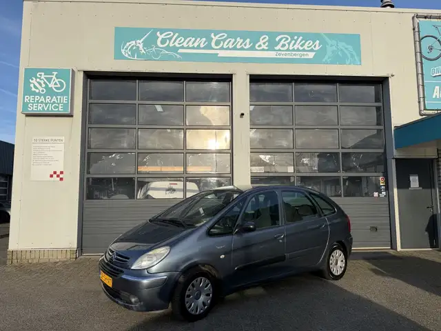Citroen Xsara Picasso 2.0i-16V Attraction