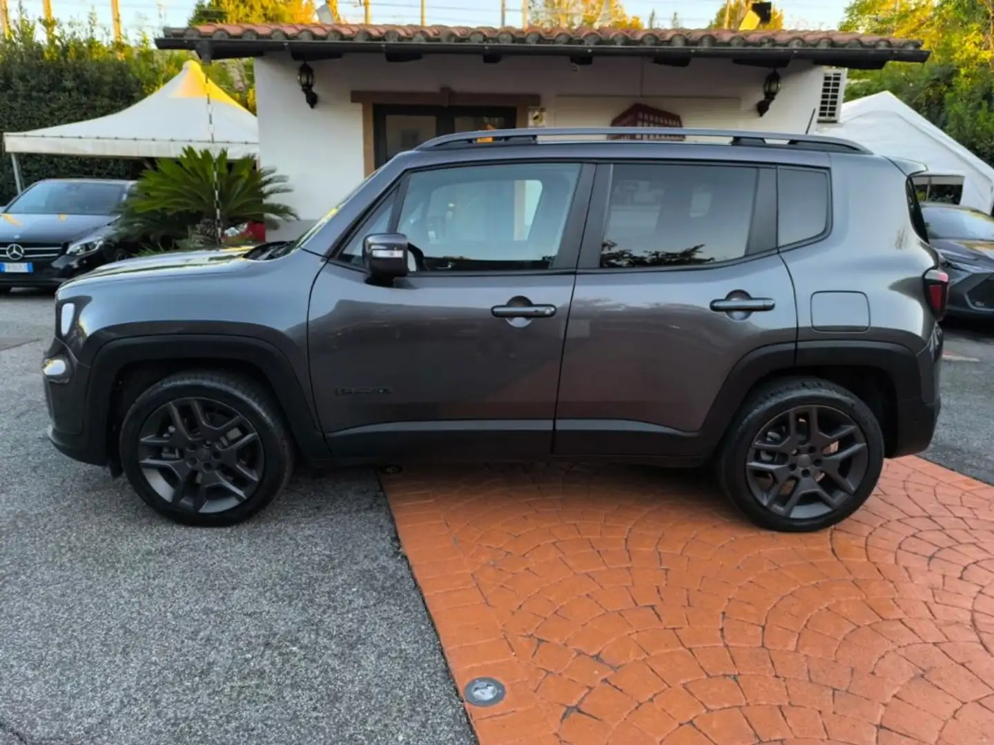 Jeep Renegade 1.3 T4 240CV PHEV 4xe AT6 S NAVI! PDC! CAM! R19! Gris - 2