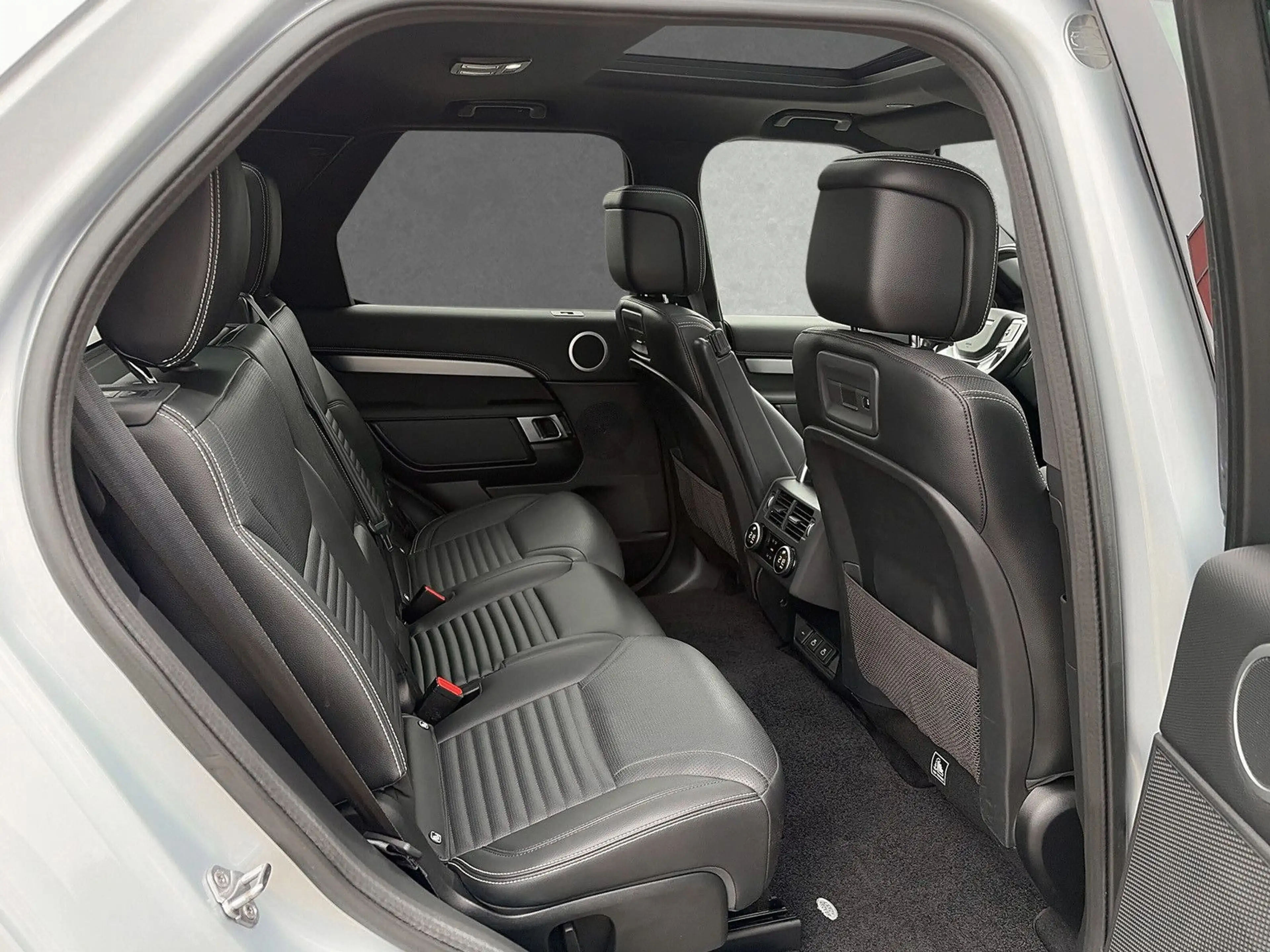 Land Rover Discovery D250 R-DYNAMIC SE AHK/Panorama — photo 5