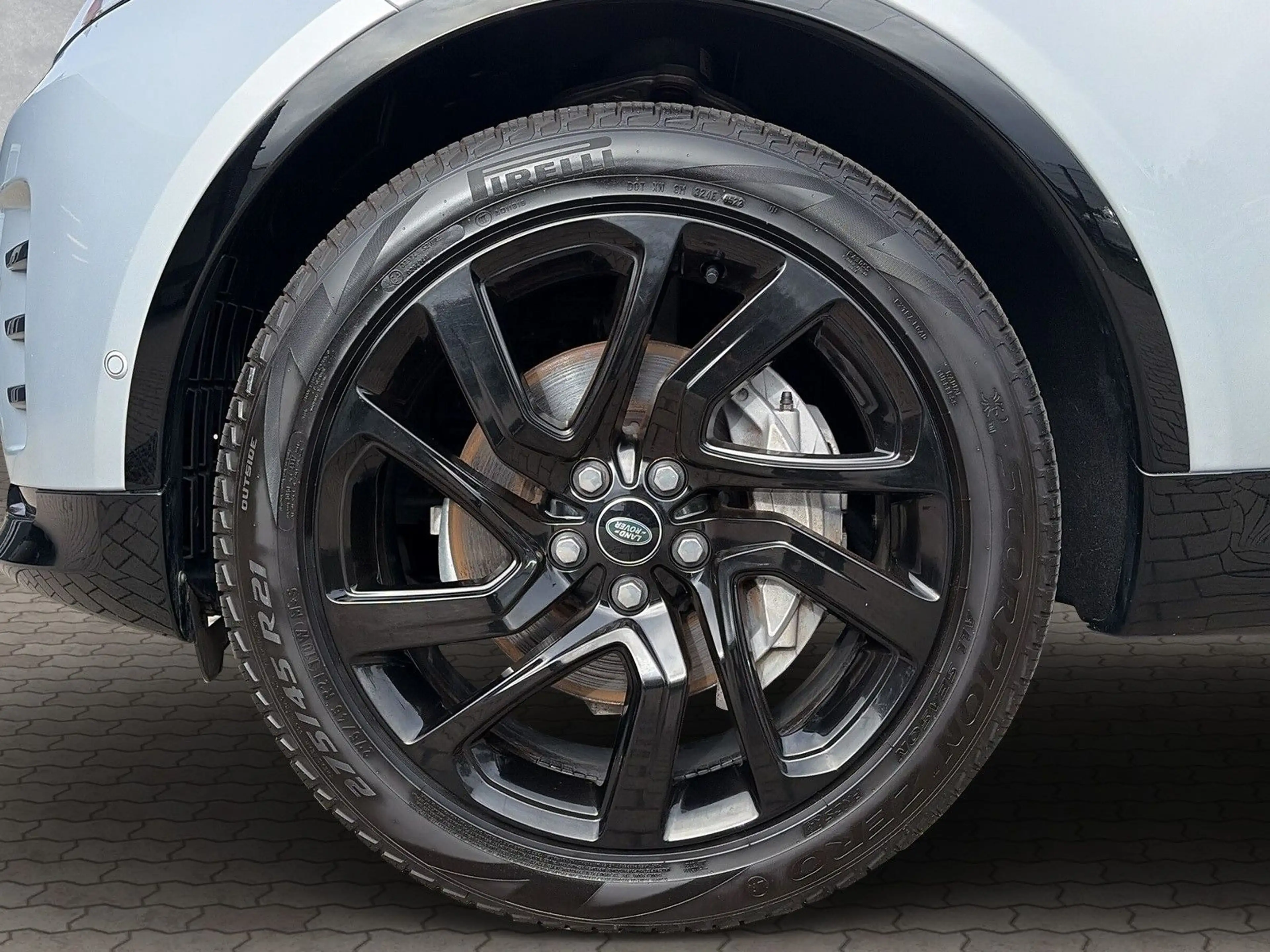Land Rover Discovery D250 R-DYNAMIC SE AHK/Panorama — photo 9