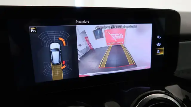Mercedes-Benz GLB view 8