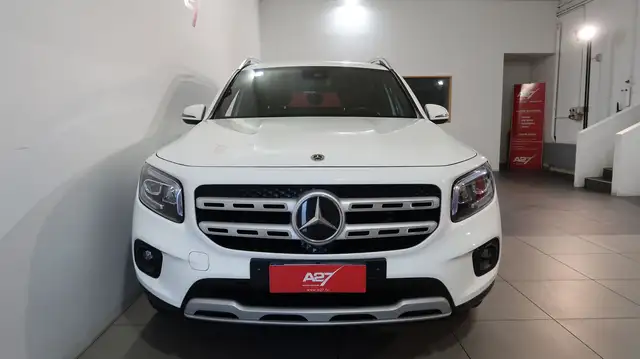 Mercedes-Benz GLB view 7