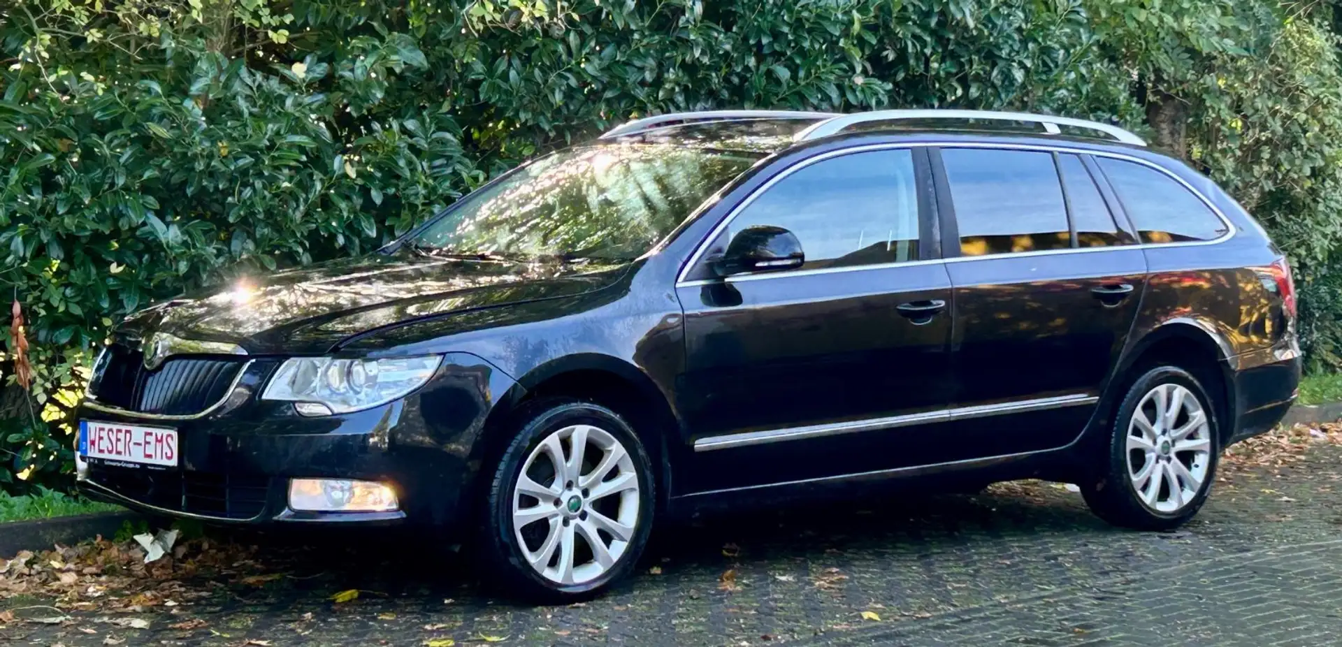 Skoda Superb Combi 2,0 TDi Family Unfall Vorne GPS Zwart - 1