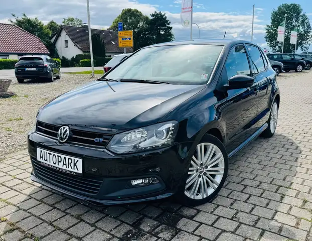 Volkswagen Polo view 3
