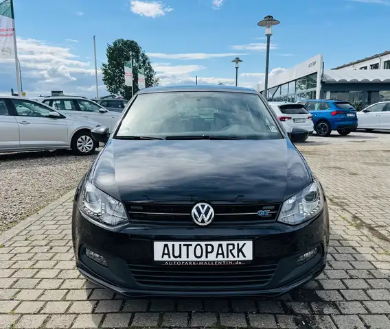 Volkswagen Polo view 2
