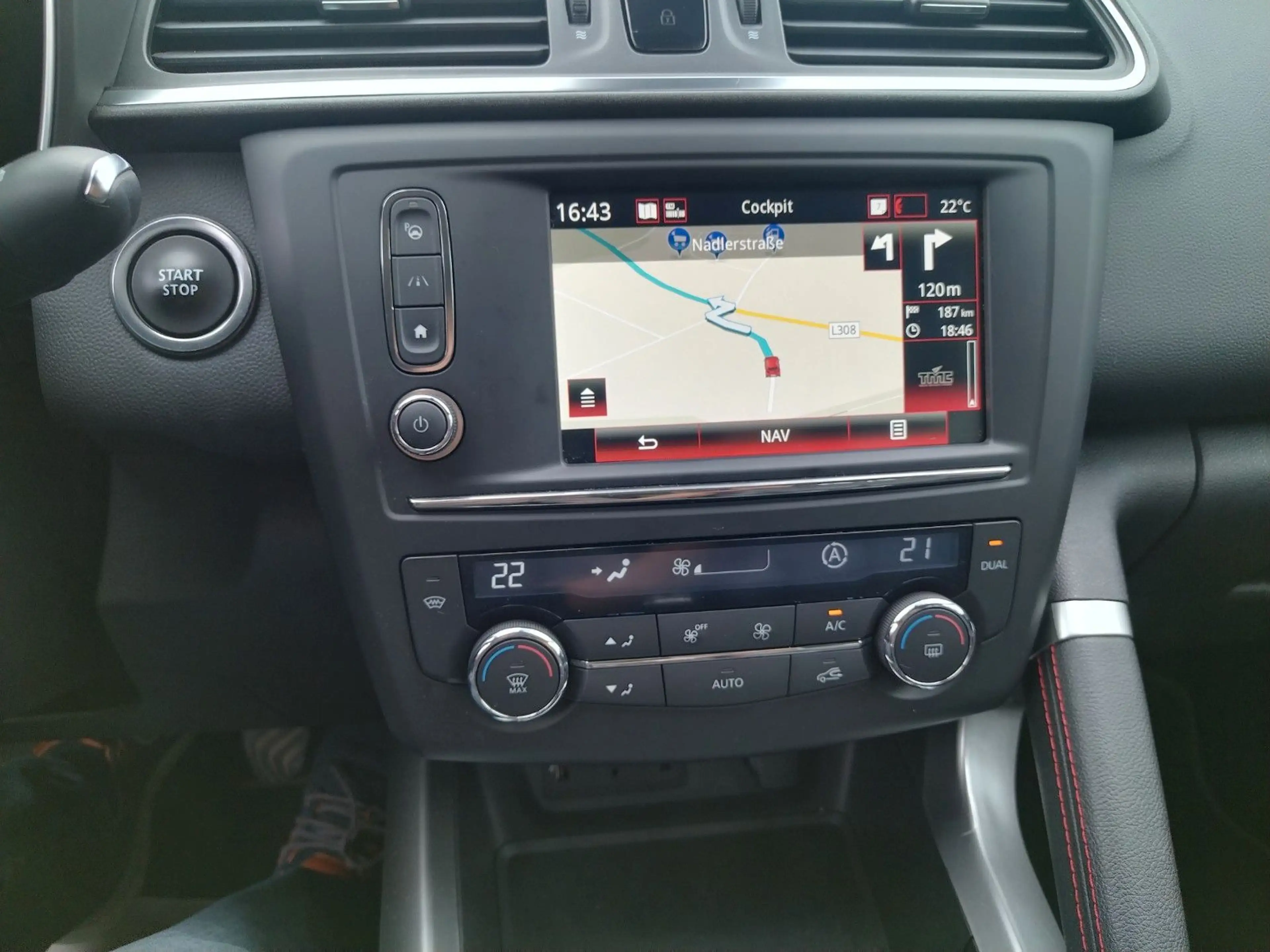 Renault Kadjar 1.6 Crossborder+TÜV/NEU+GARANTIE+NAVI+CAM — photo 13