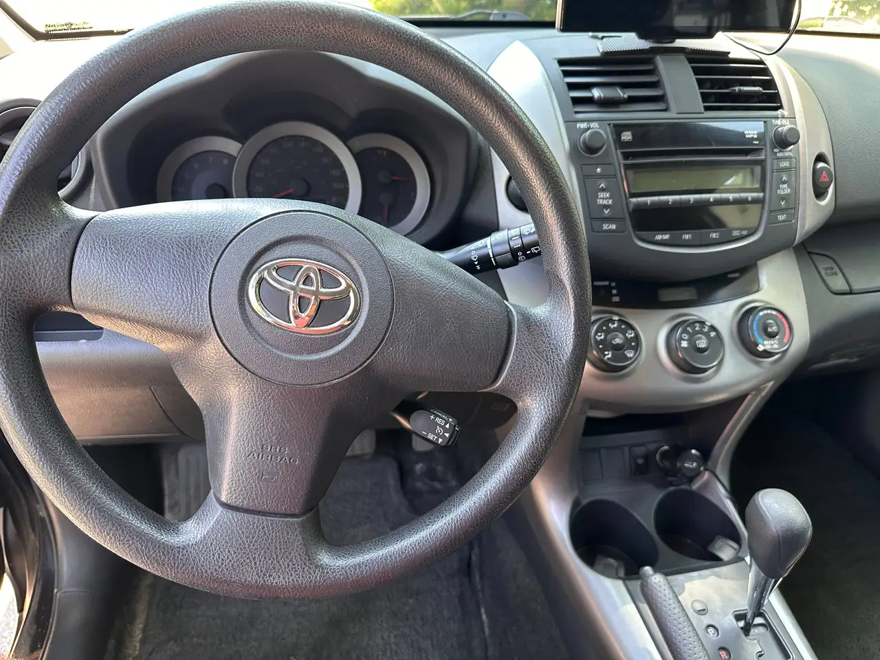 Toyota RAV 4 photo Toyota RAV 4