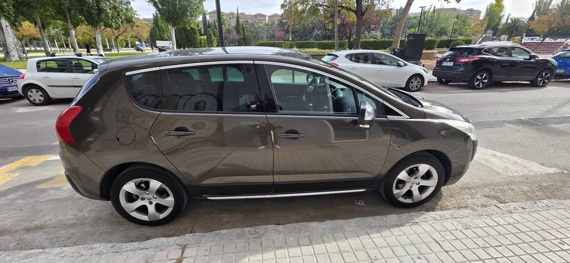 Peugeot 3008 1.6HDI FAP Sport Pack - 1