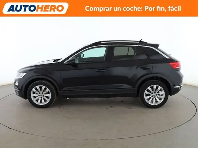 Volkswagen T-Roc view 3
