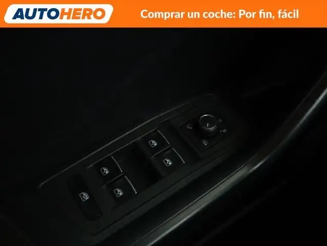 Volkswagen T-Roc view 30