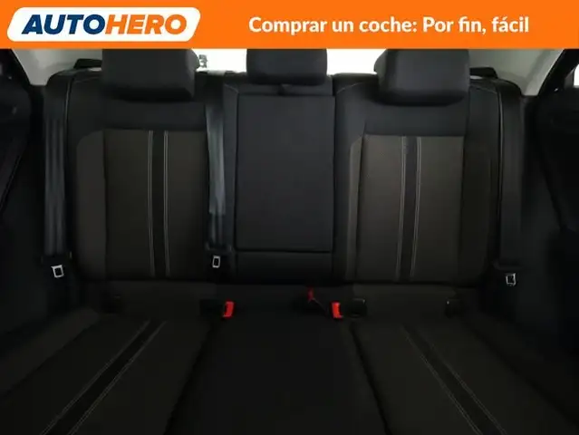 Volkswagen T-Roc view 16