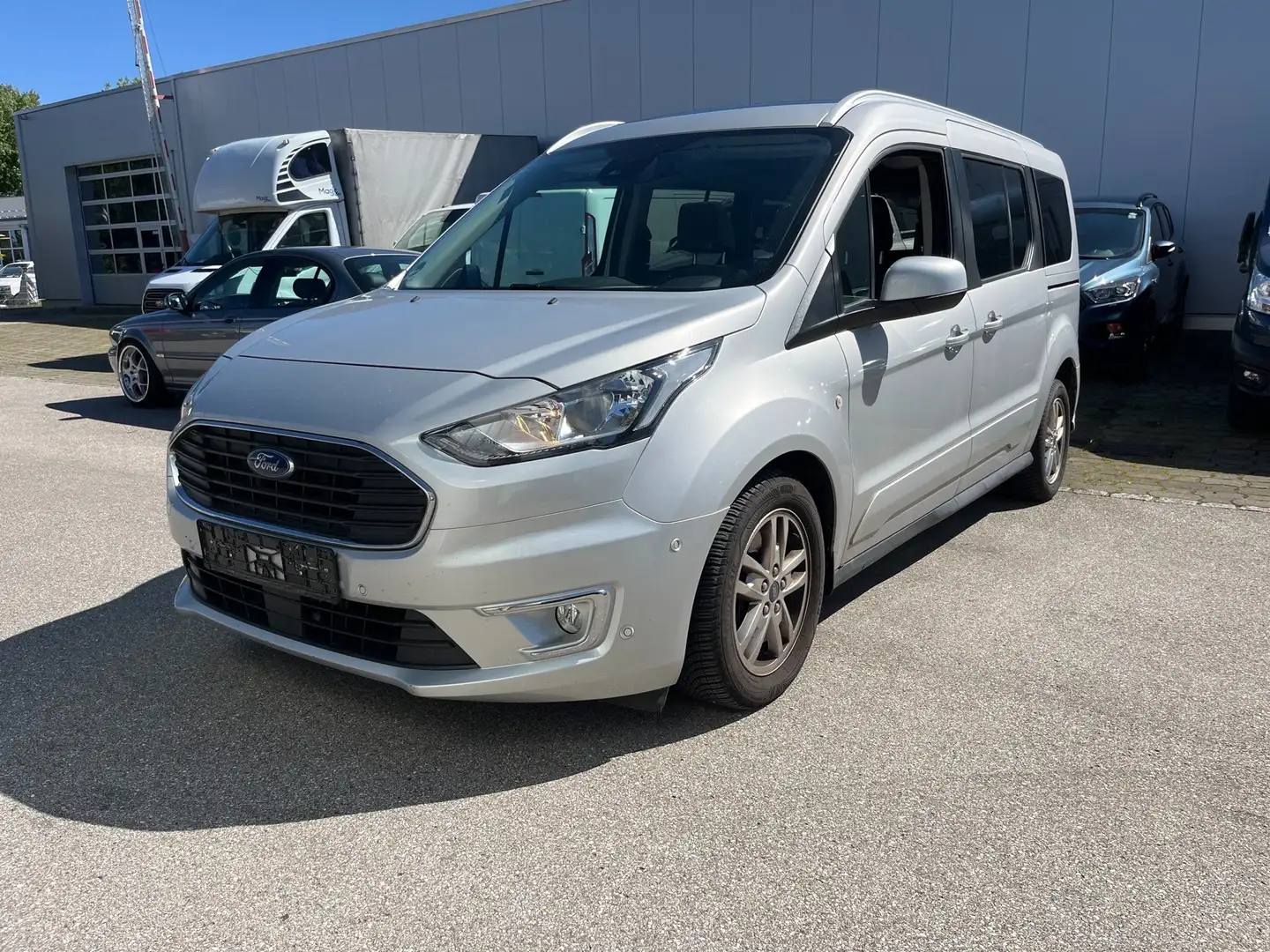 Ford Tourneo Connect 1.5 TDCi EcoBlue Grand Titanium 7-Sitzer - 1