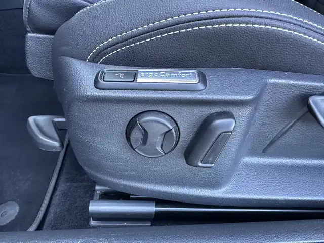 Volkswagen Passat view 14