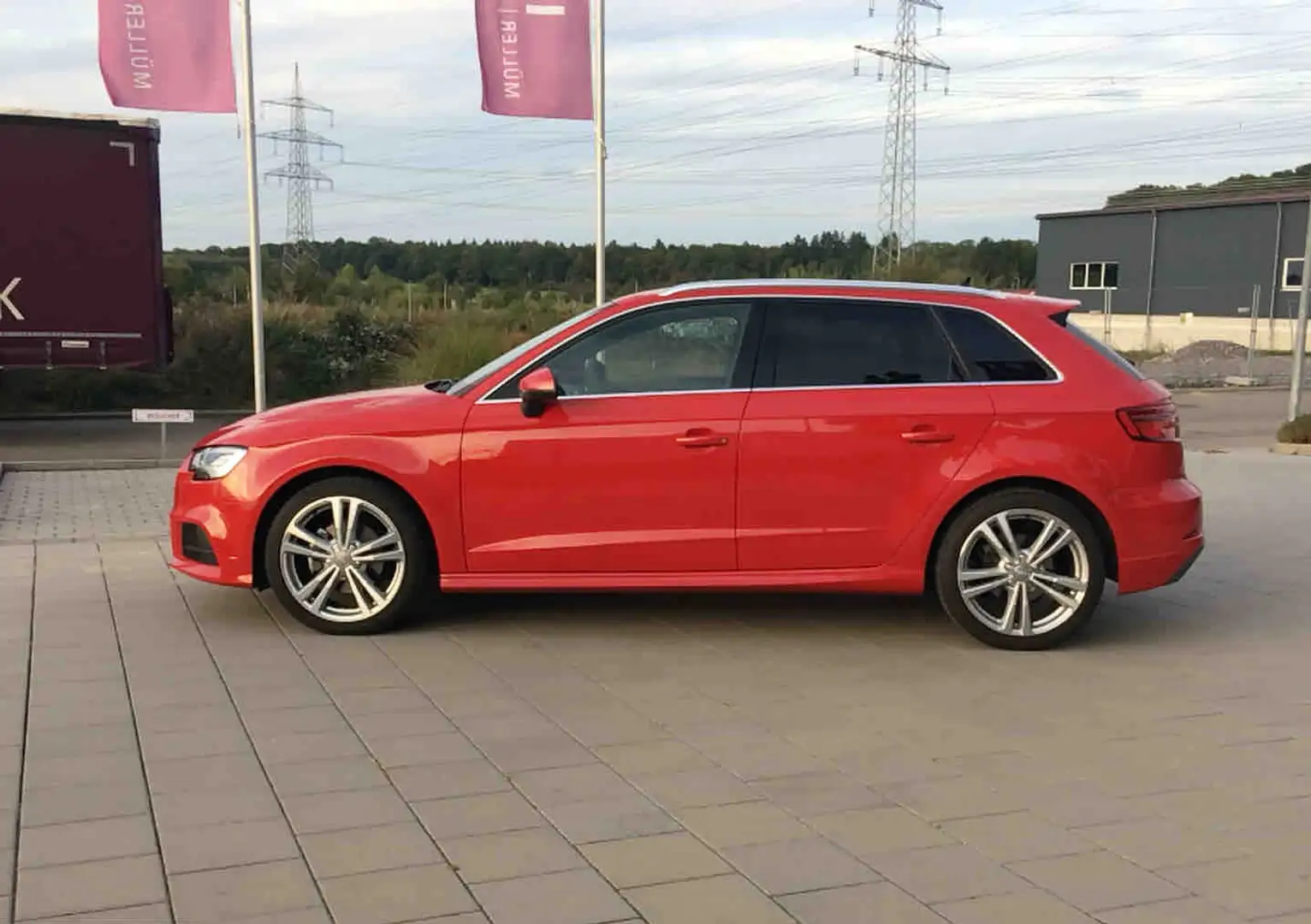 Audi A3 A3 SB 30 g-tron Sport S-Line NAV+AHK+VLED+ACC+SCHE Rot - 2
