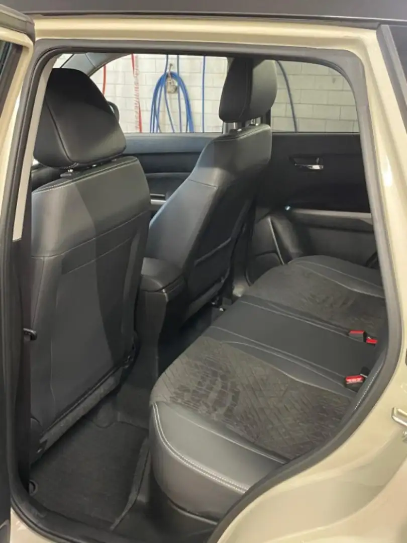Suzuki Vitara 1.4 Hybrid Top Beige - 2