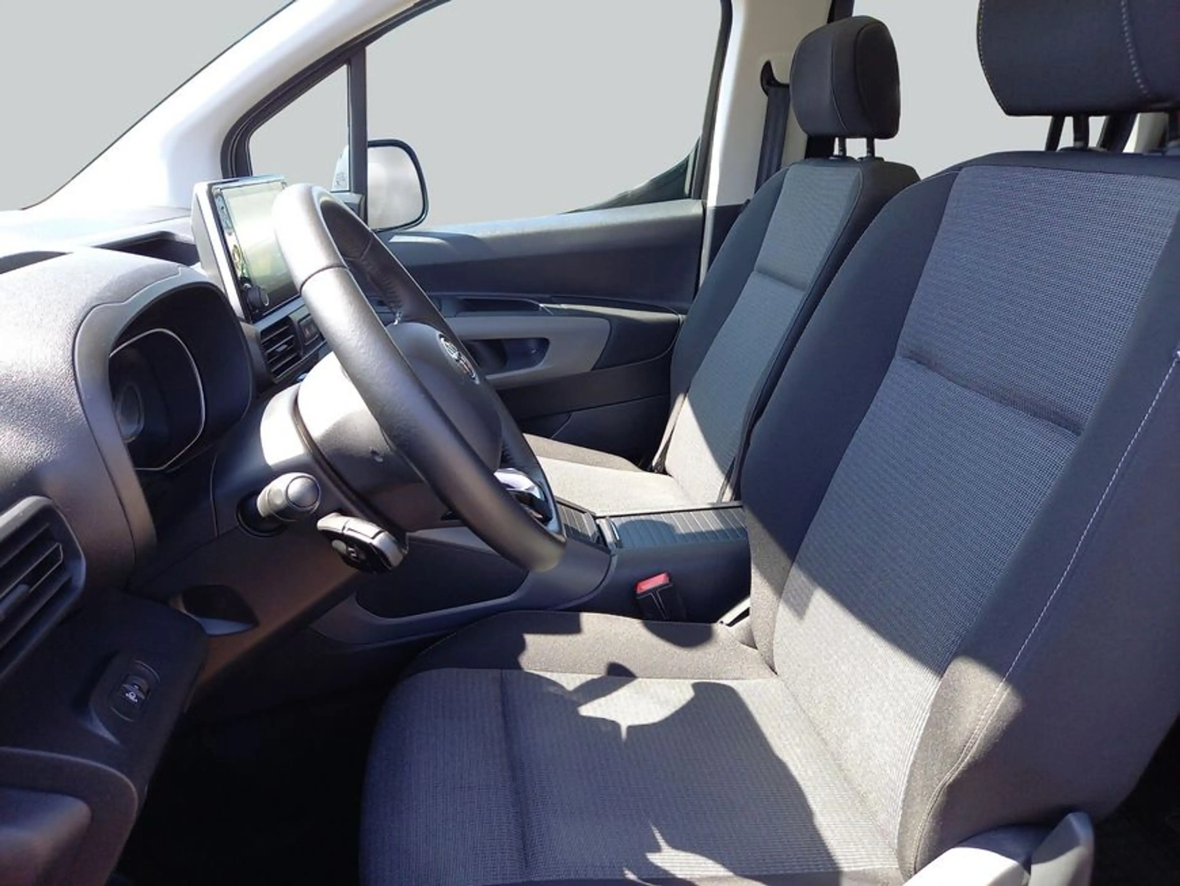 Toyota Proace City Proace City Verso 1.2 Turbo L1 Team Deutschland — photo 10