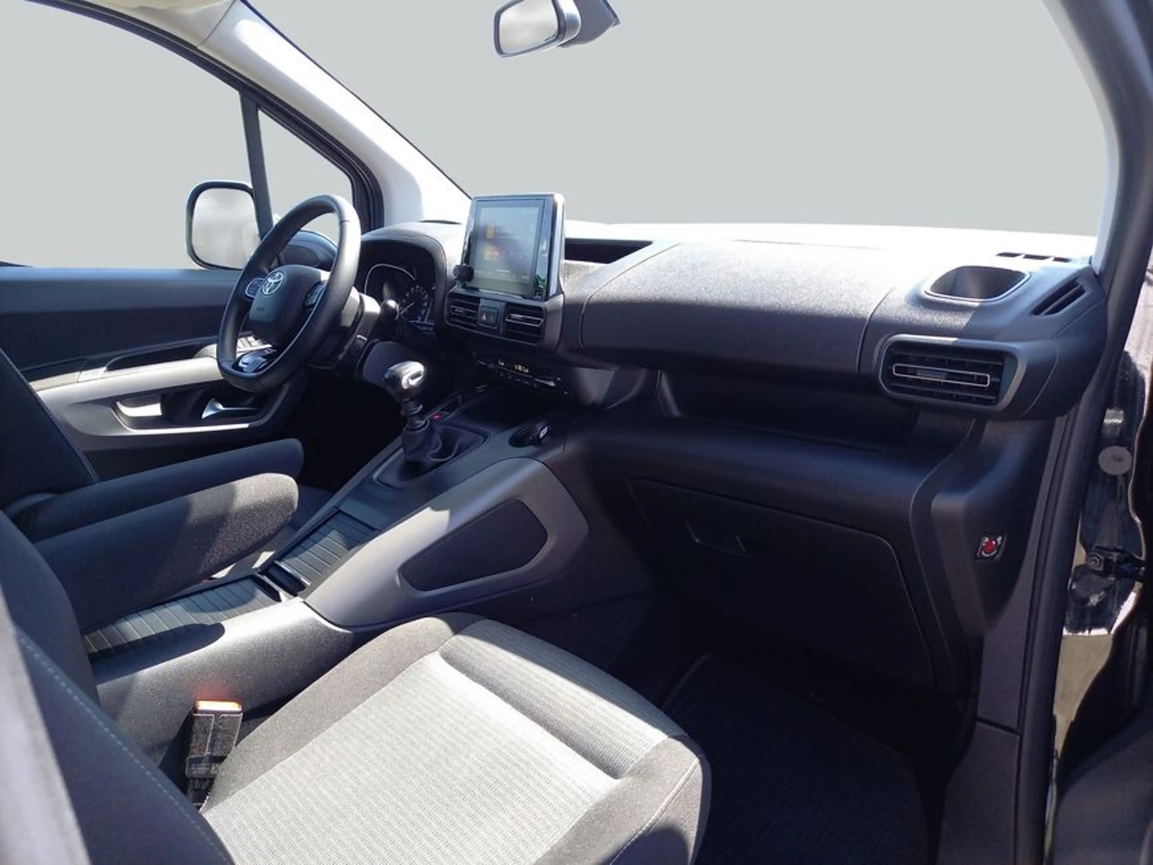Toyota Proace City Proace City Verso 1.2 Turbo L1 Team Deutschland — photo 15