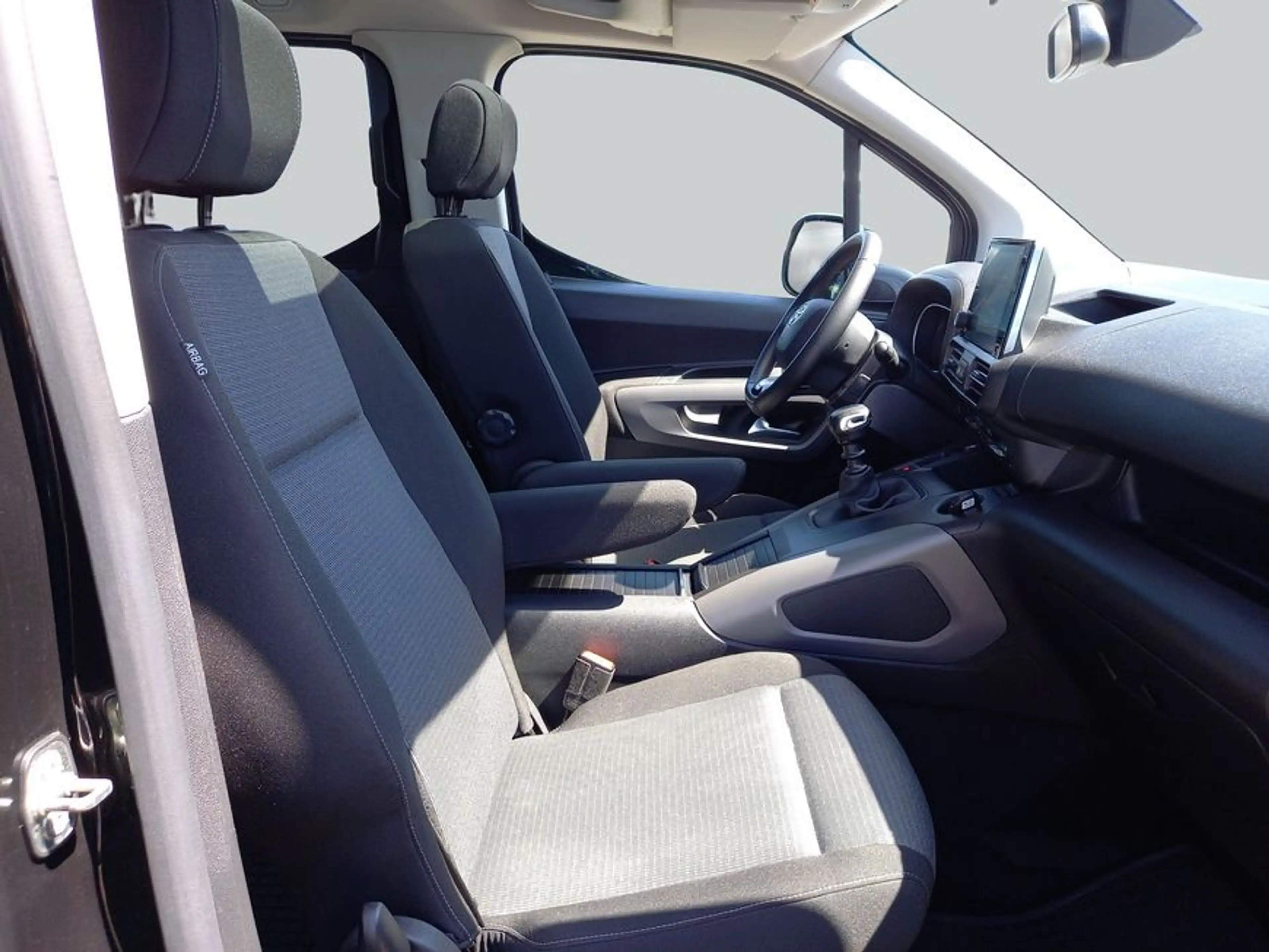 Toyota Proace City Proace City Verso 1.2 Turbo L1 Team Deutschland — photo 12