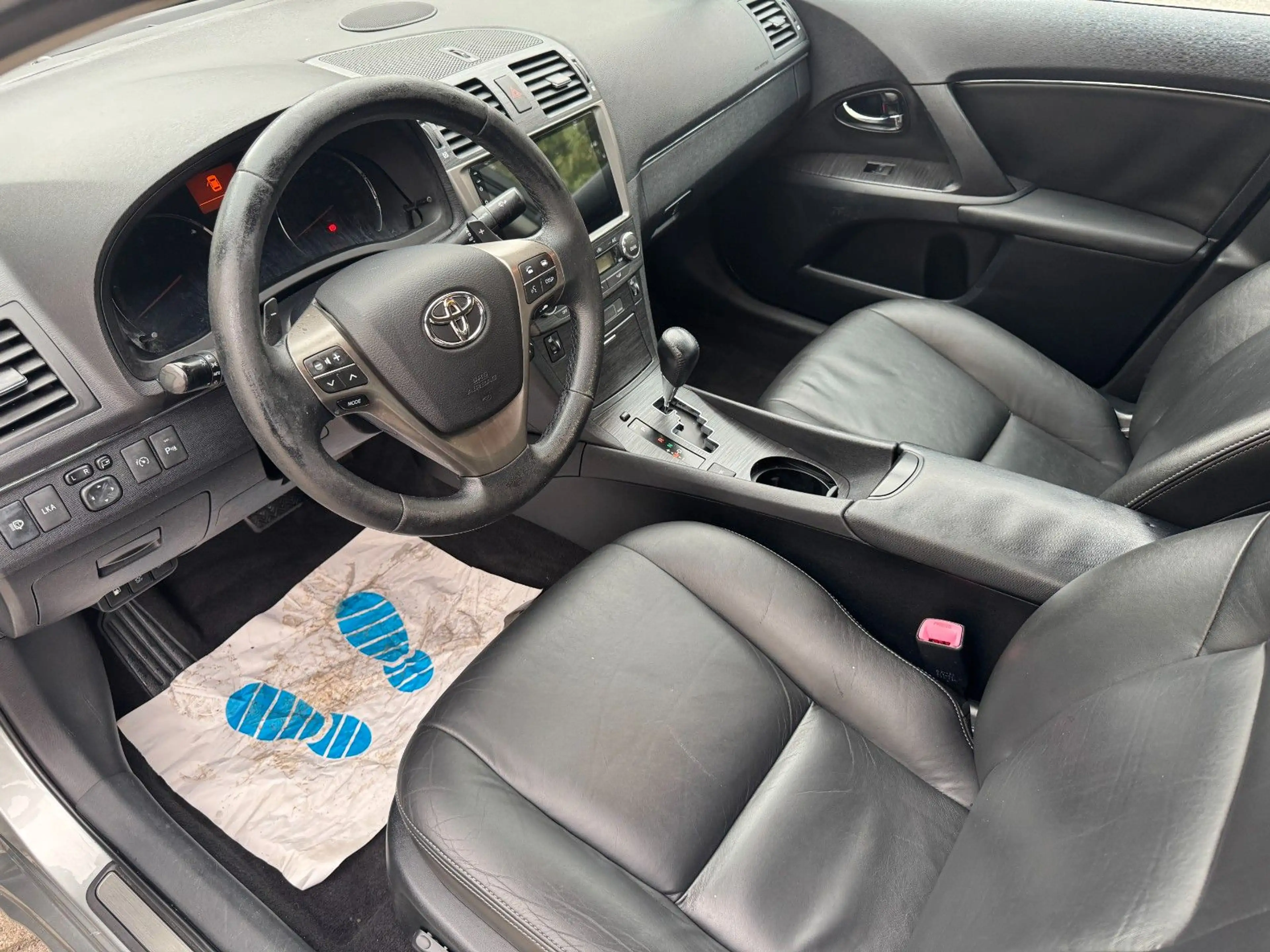 Toyota Avensis TEC-Edition Atomatik — photo 10