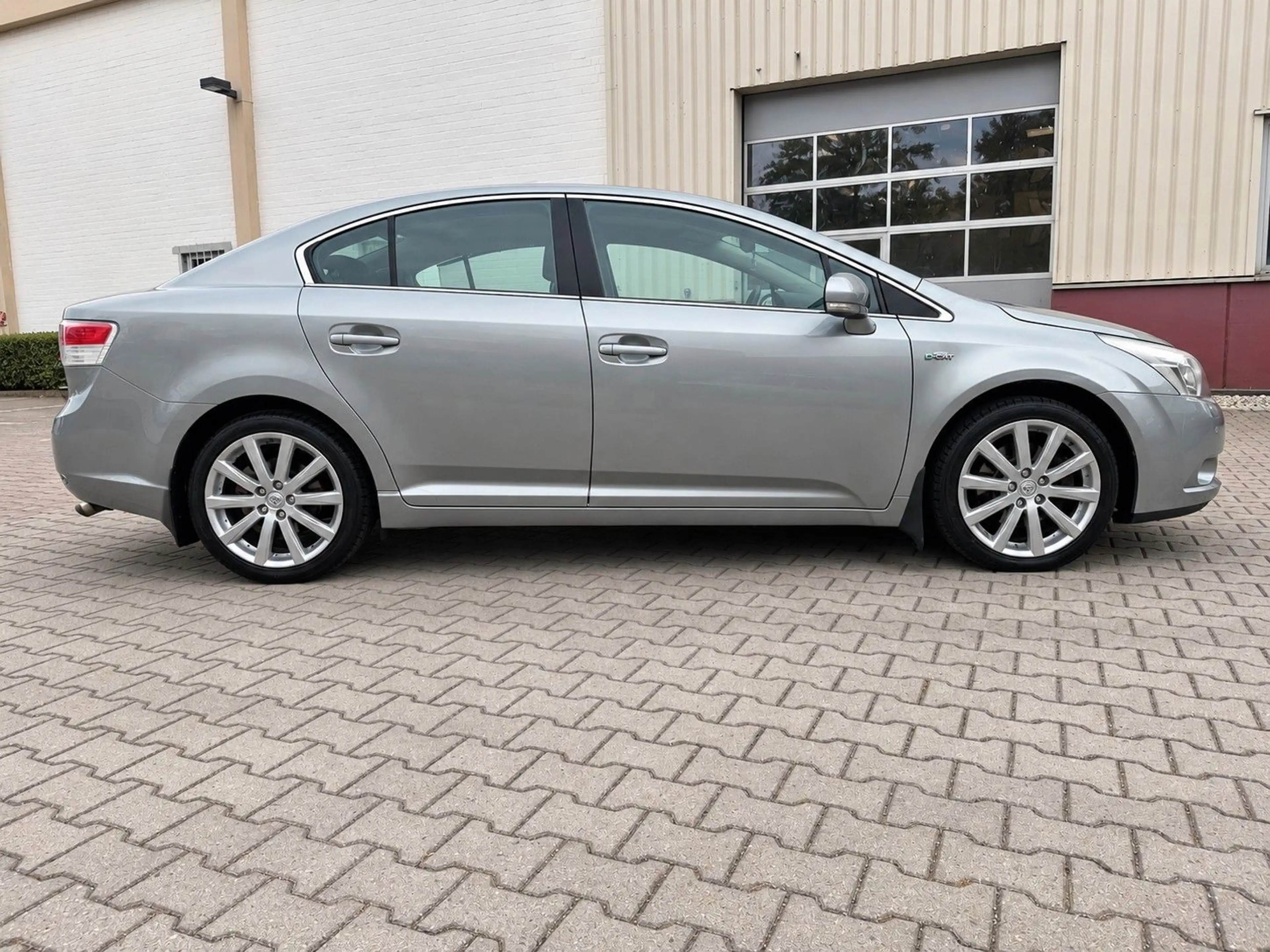 Toyota Avensis TEC-Edition Atomatik — photo 6