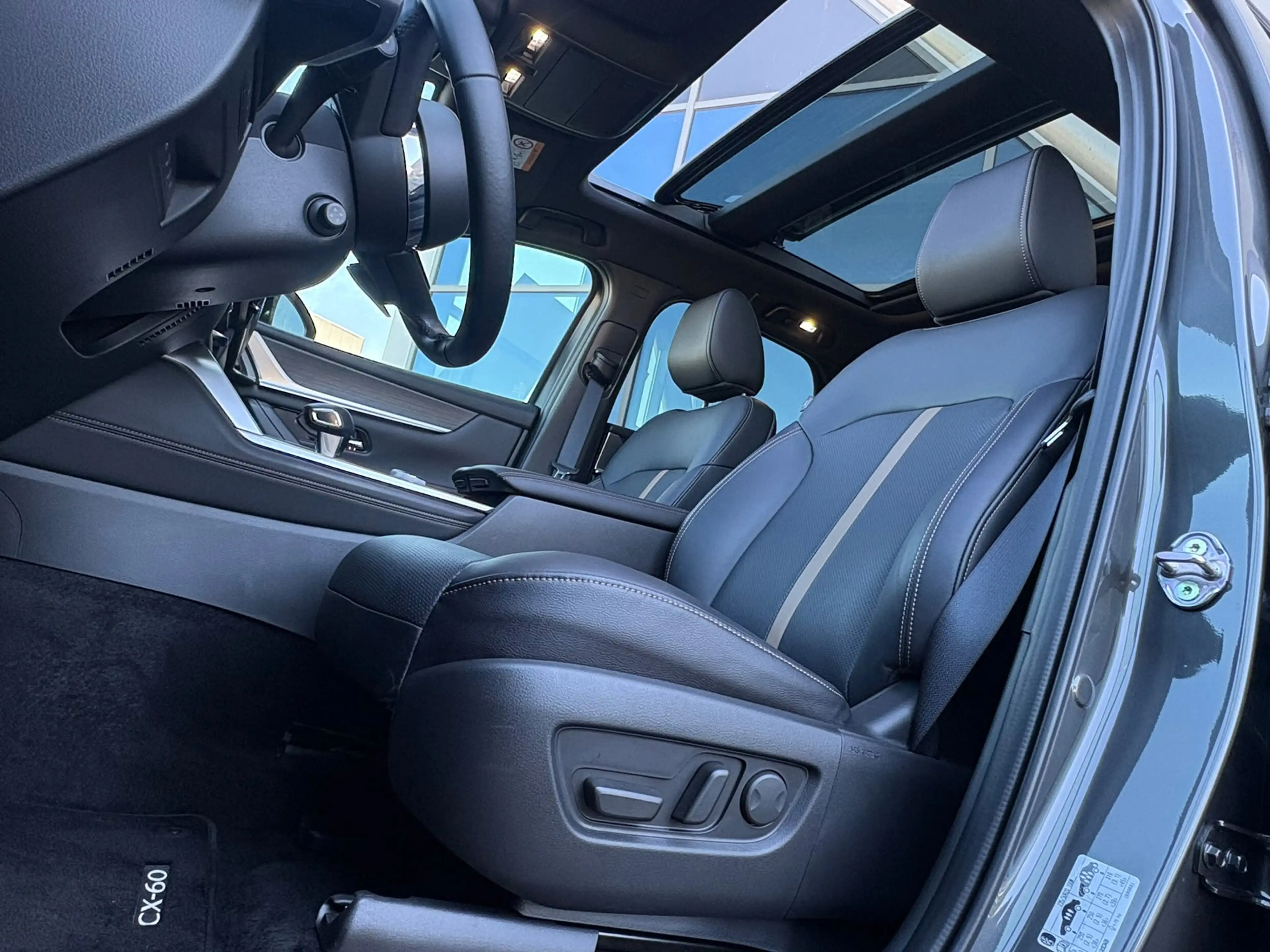 Mazda CX-60 2.5 e-SkyActiv PHEV Homura Plus 327pk Panoramadak — photo 12