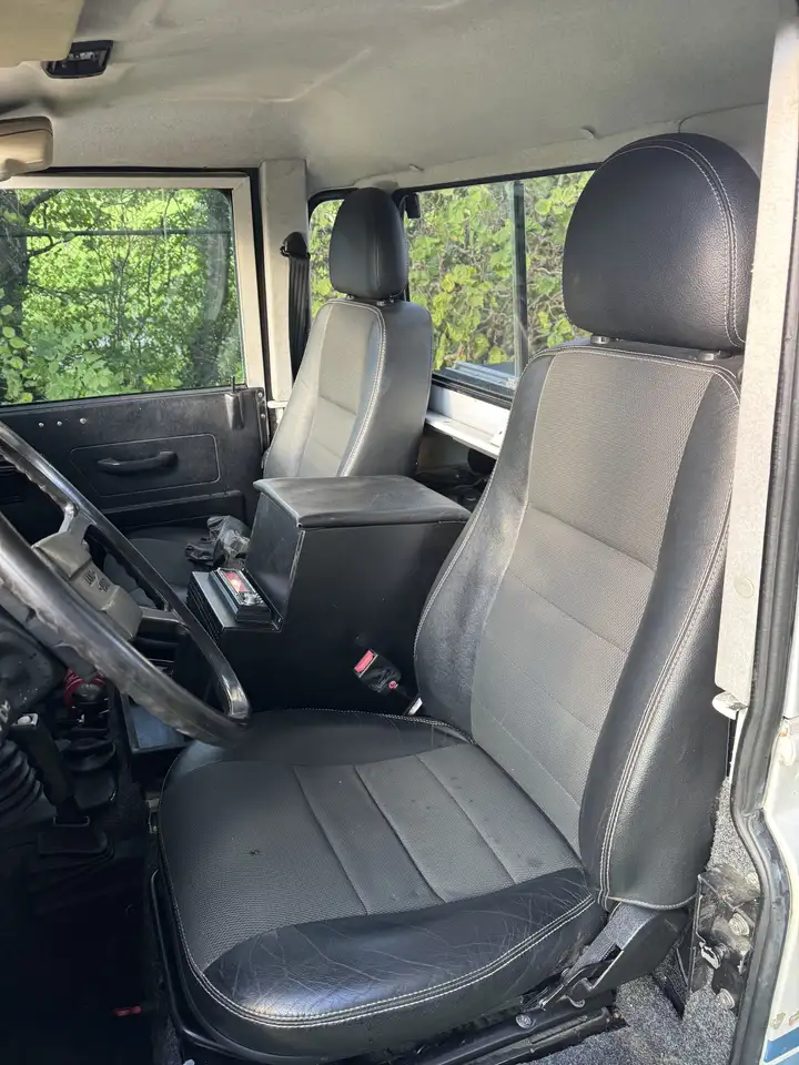 Land Rover Defender Typ 90 County, foto 9