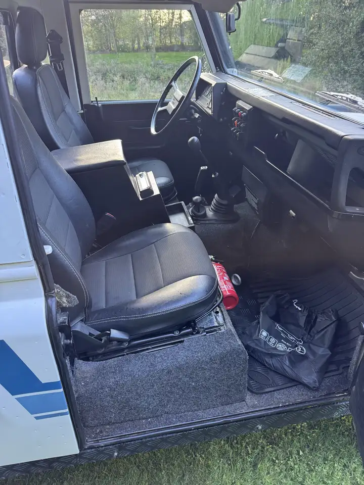 Land Rover Defender Typ 90 County, foto 11