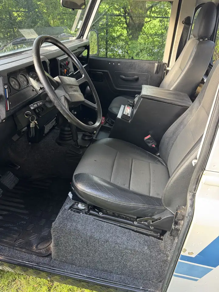 Land Rover Defender Typ 90 County, foto 8