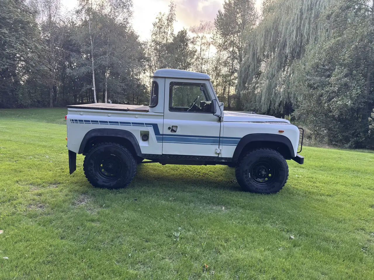 Land Rover Defender Typ 90 County, foto 6