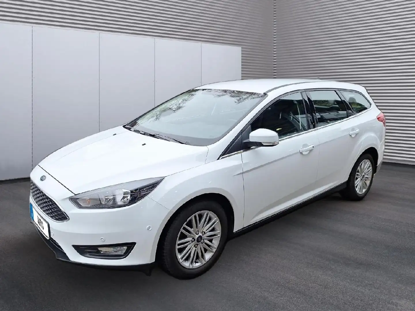 Ford Focus Cool & Connect Blanc - 2