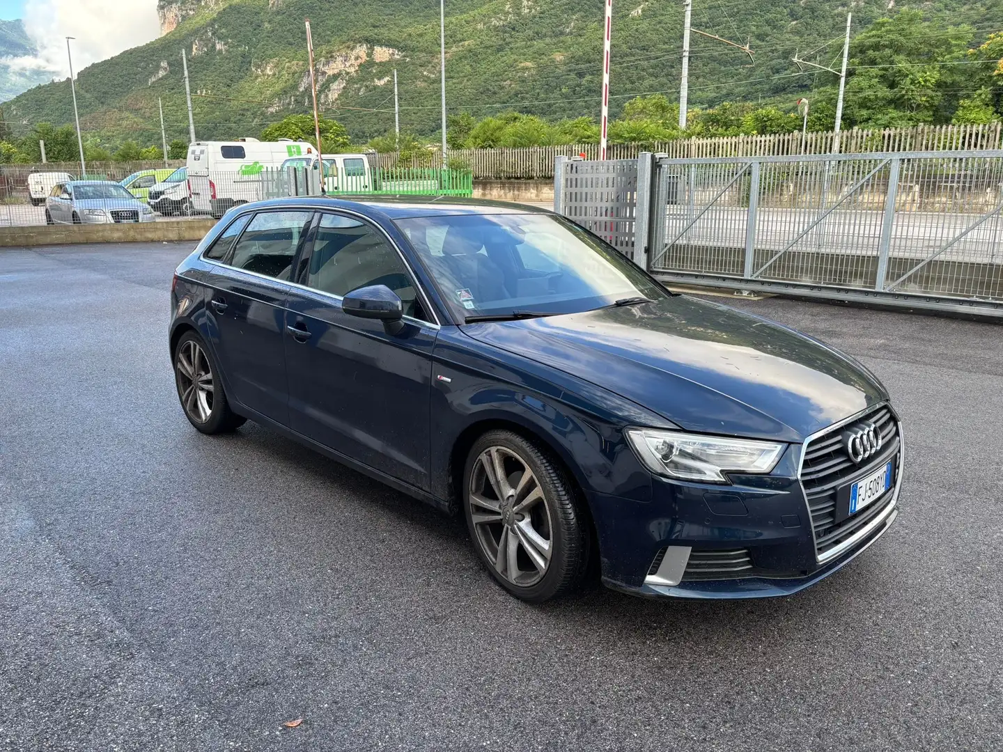 Audi A3 A3 Sportback 1.6 tdi S LINE Blu/Azzurro - 1