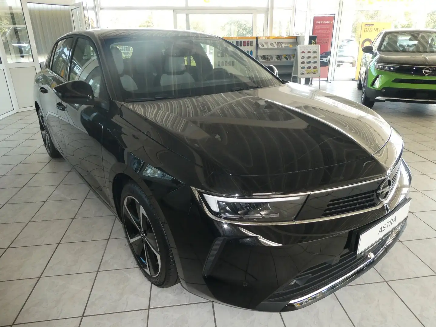 Opel Astra L Lim. 5-trg. Elegance Zwart - 2